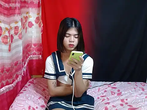 XWildTsYhannaUncutX live sex cam