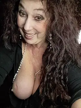 GypsyEsmeralda's cam snapshot