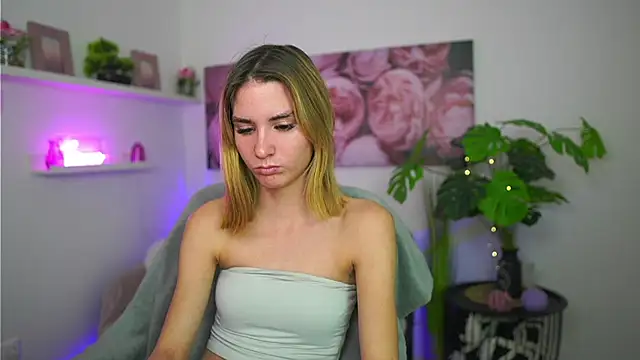 _Bella_Young's cam snapshot