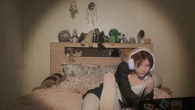 AliceInYourWonders's cam snapshot