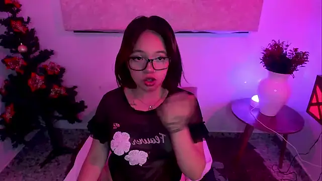 LunaKai_'s cam snapshot