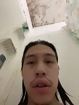 heytherepeoples717's cam snapshot