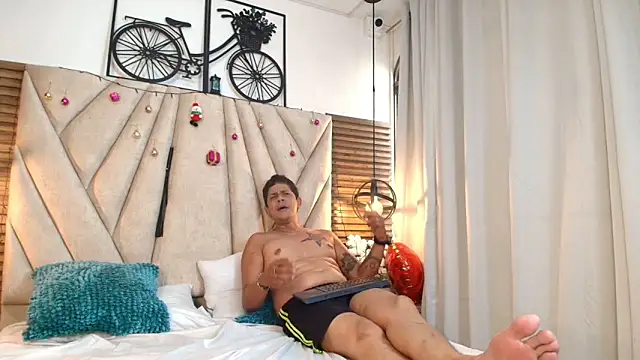 Sharom_Aroom's cam snapshot