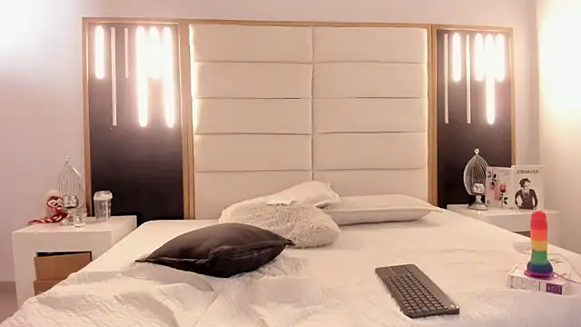 JuliMonroe19's cam snapshot