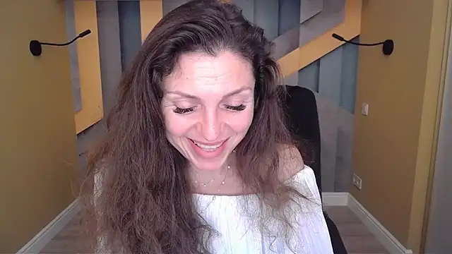 EllaLong's cam snapshot