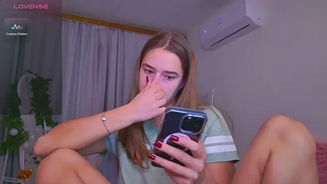 LovelyJessie's cam snapshot