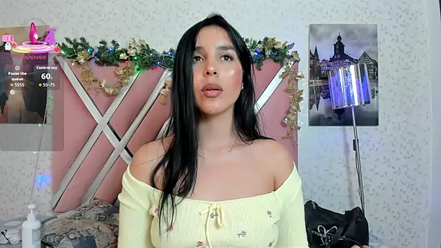 _miaquevedo_'s cam snapshot