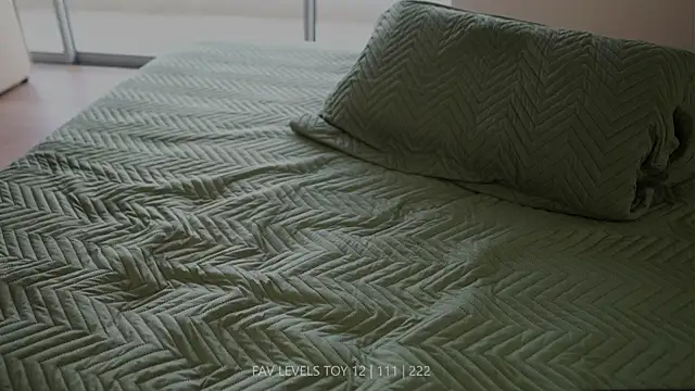 dearnina_'s cam snapshot