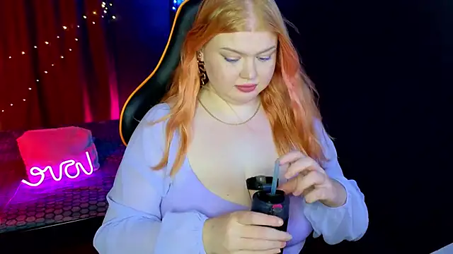 Adele_Moor_'s cam snapshot