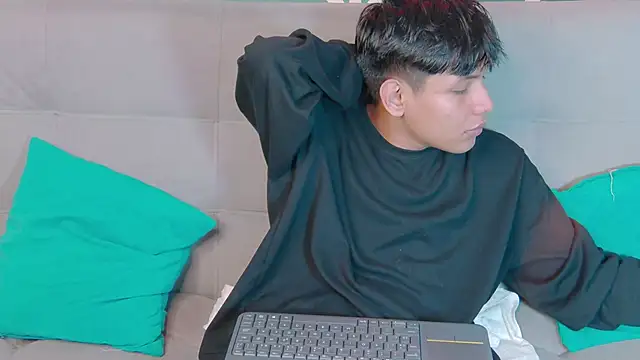 Liam_Sinclair's cam snapshot