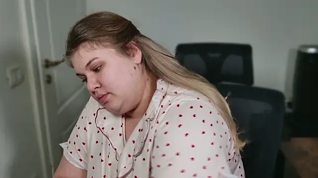 Allyy_baby's cam snapshot