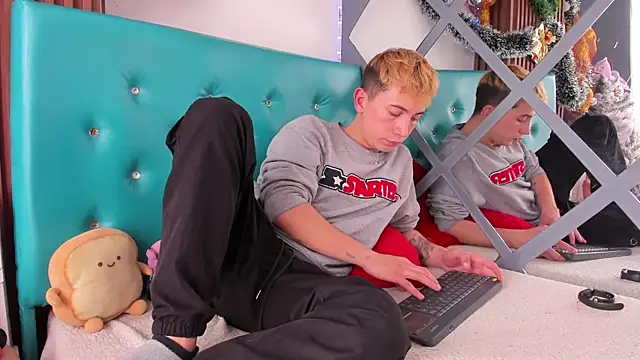 Naughty__Chriss's cam snapshot