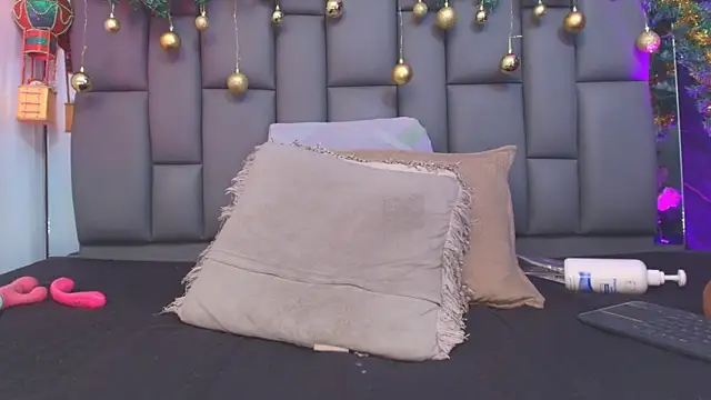 _MiaBrown_'s cam snapshot