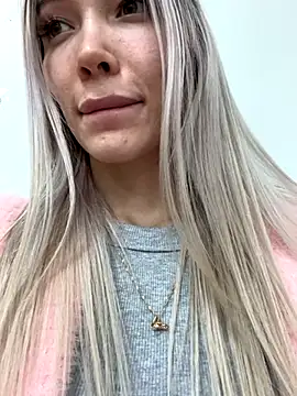 MoonSprinkle's cam snapshot