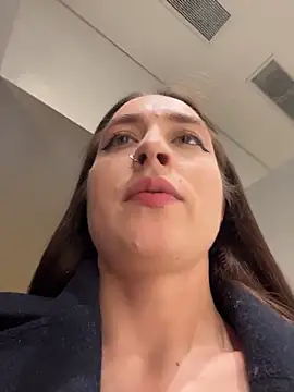 Holly_Play's cam snapshot