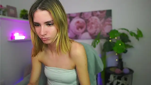 _Bella_Young's cam snapshot