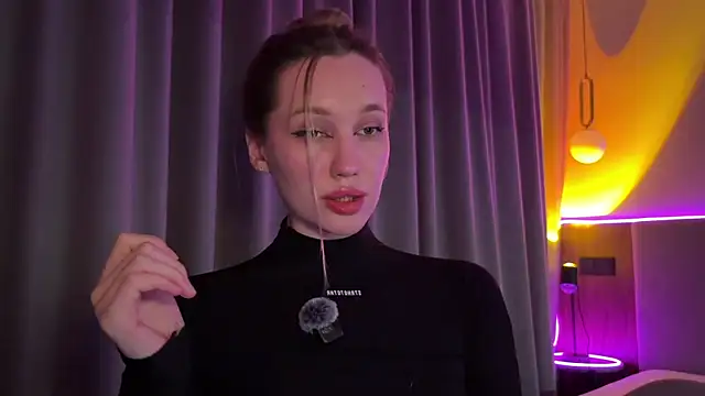 chillroom_'s cam snapshot