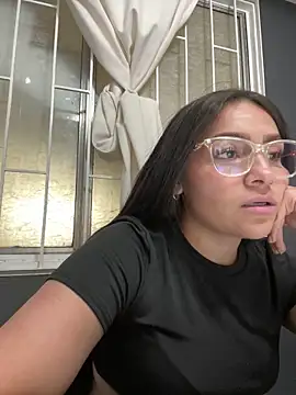 Alyha_Cortes's cam snapshot