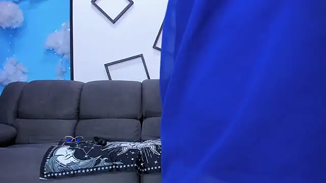 paula_miler1's cam snapshot