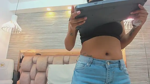 kathia_dumons's cam snapshot