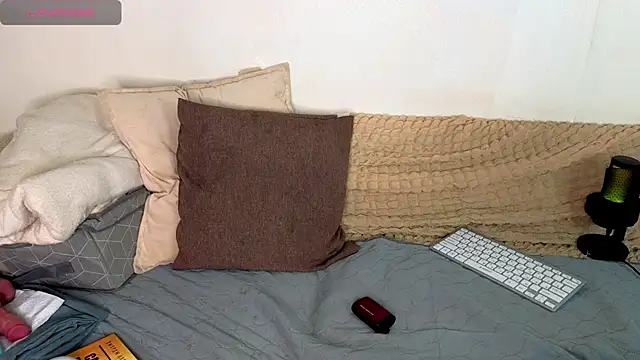 emilytrays's cam snapshot