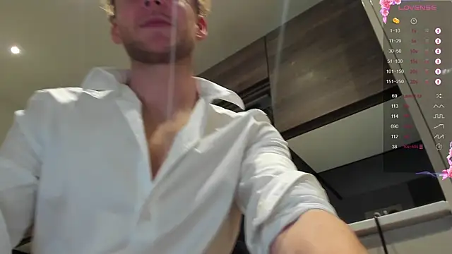 DominantAlex18 live sex cam