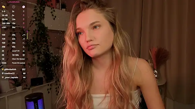 JulieLupo's cam snapshot