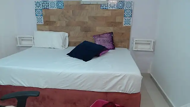 kylieBensoon's cam snapshot