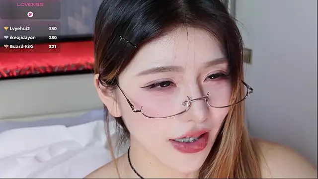 Kiki--2025's cam snapshot