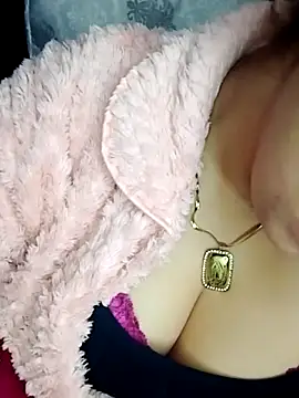 Maya-Moon's cam snapshot