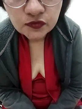 Mahira_sharma01's cam snapshot