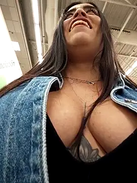 Freyja300 live sex cam