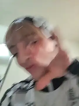 Dani-peggin's cam snapshot