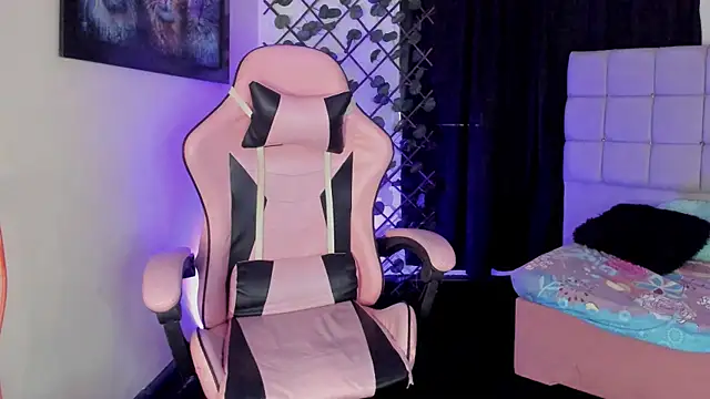 Nicolle_paarkerr's cam snapshot