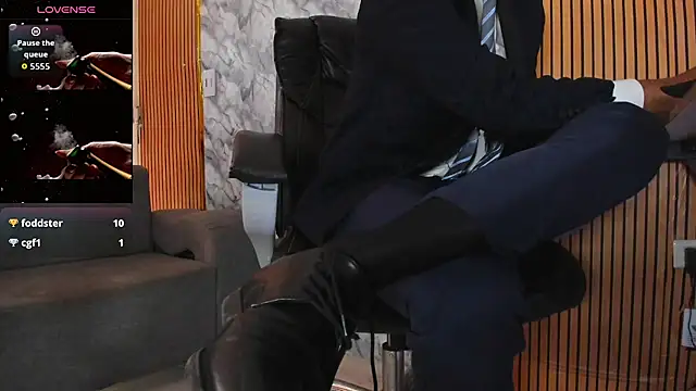 Hideintheoffice's cam snapshot