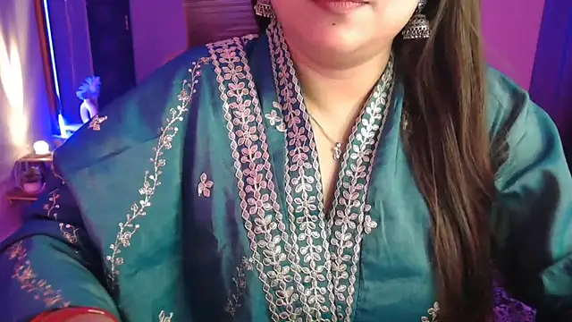 Mitikaa live sex cam