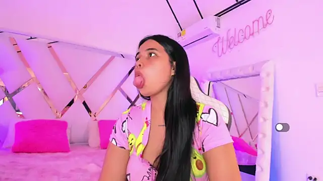 naughtysara20's cam snapshot