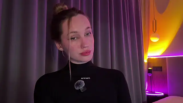 chillroom_'s cam snapshot