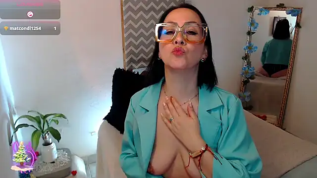 kiara_bermont's cam snapshot