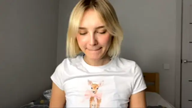 MelodyImam's cam snapshot