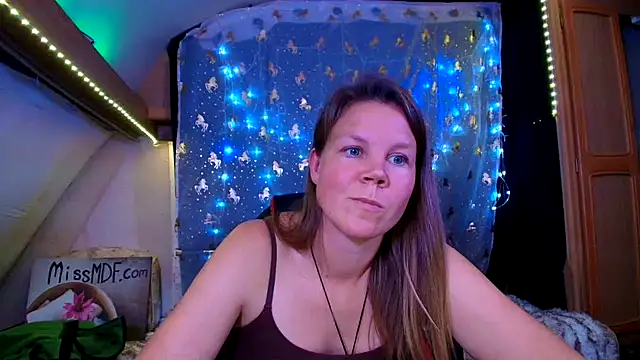 CallMeMaria's cam snapshot