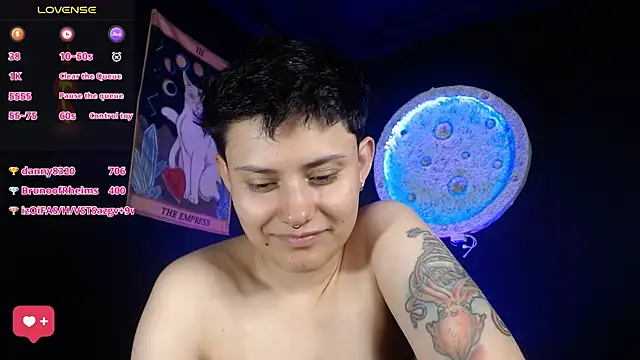 girl_intense444's cam snapshot