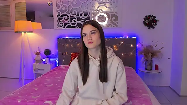 LuisaClover live sex cam