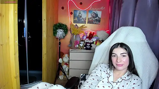 Fiery_Brunette_'s cam snapshot