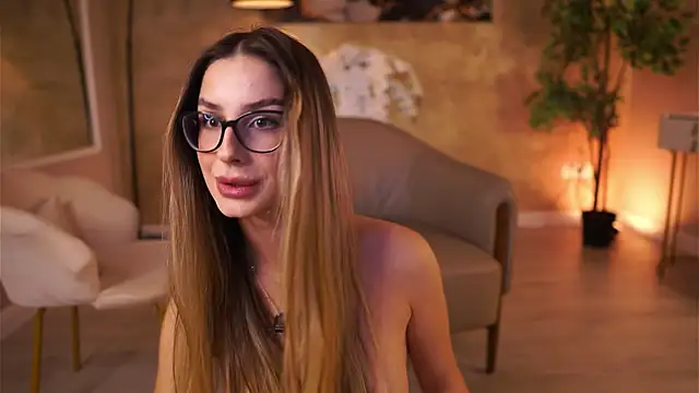 MaddieBryggs's cam snapshot