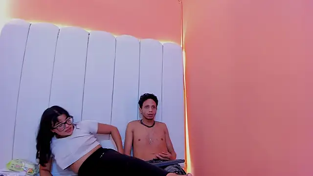 DamianandEva's cam snapshot