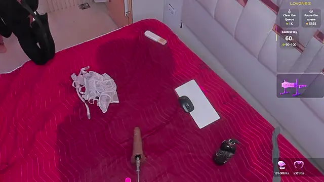 PittAndLunaa's cam snapshot