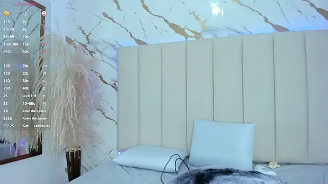 _Emma_whiitee_'s cam snapshot