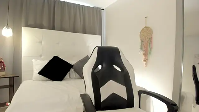 Emi_Rosee's cam snapshot