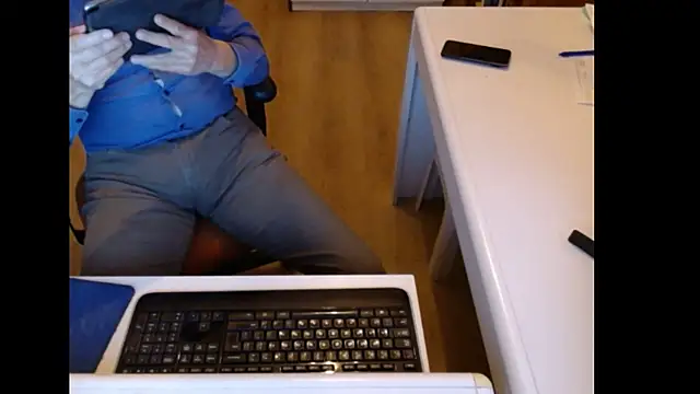 dutchpornking's cam snapshot